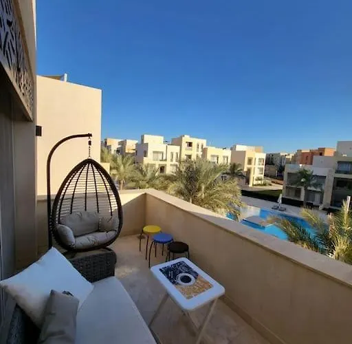 Mangroovy - 2br Marvelous Pool View *