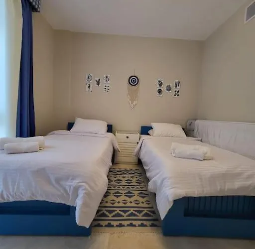 Daire Mangroovy - 2br Marvelous Pool View