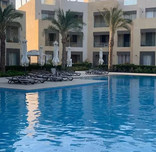Mangroovy - 2br Marvelous Pool View *