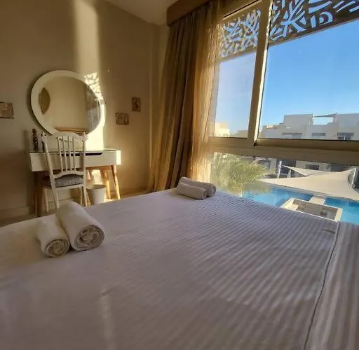 Daire Mangroovy - 2br Marvelous Pool View *