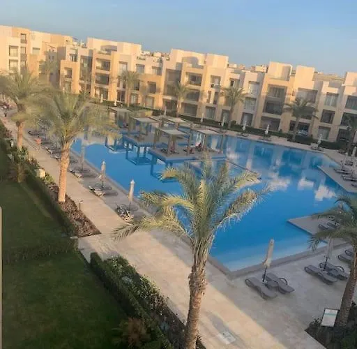 Daire Mangroovy - 2br Marvelous Pool View