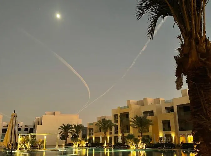 Mangroovy - 2br Marvelous Pool View Daire *