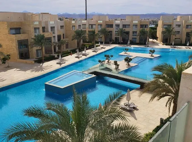 Mangroovy - 2br Marvelous Pool View
