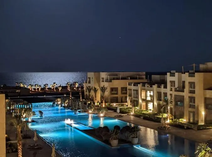 Daire Mangroovy - 2br Marvelous Pool View Hurgada