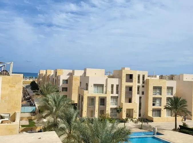 Mangroovy - 2br Marvelous Pool View Daire *