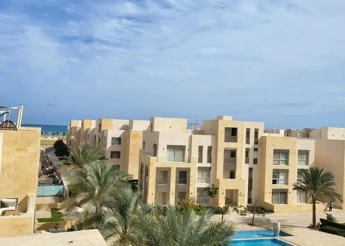 Mangroovy - 2br Marvelous Pool View Apartamento