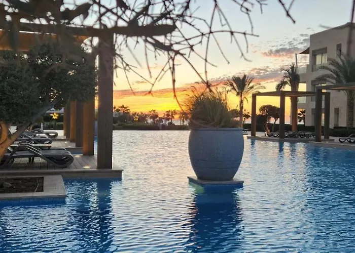 Mangroovy - 2br Marvelous Pool View Apartamento
