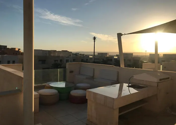 Mangroovy - 2br Marvelous Pool View Apartamento