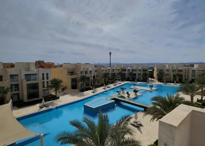 Mangroovy - 2br Marvelous Pool View Apartamento *